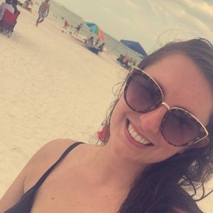 Meet your Posher, Ava